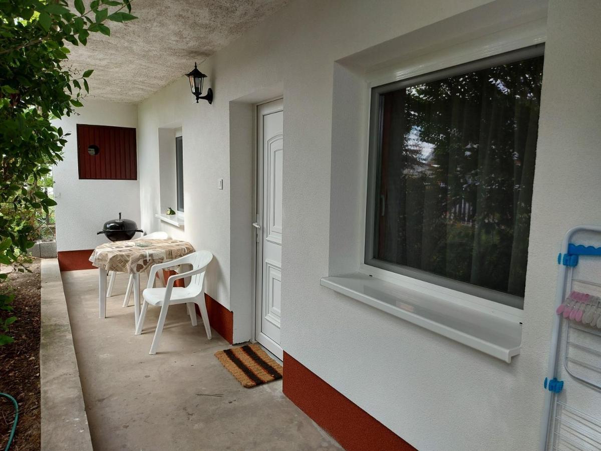 Nora Apartman Balatonlelle Εξωτερικό φωτογραφία